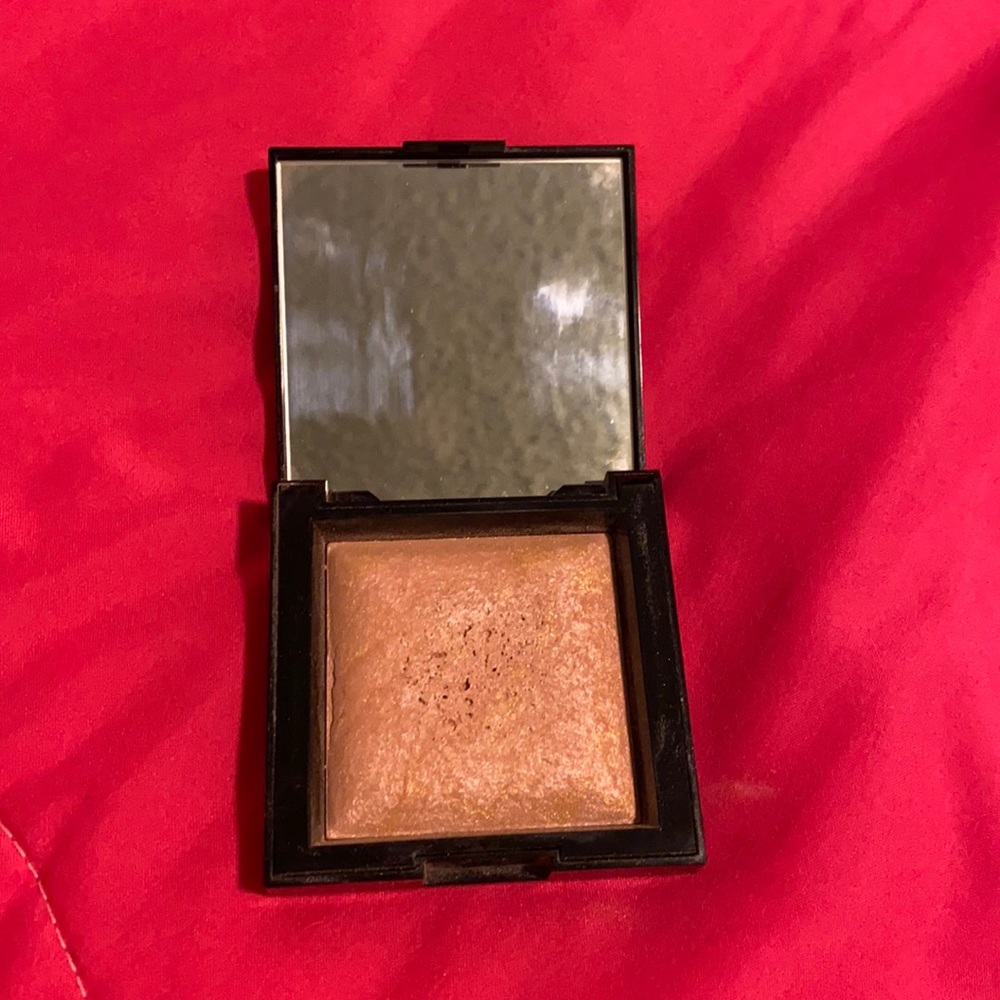 Medium Invisible Glow Bare Minerals